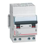 DX3 4P C20 4500a/6ka auto