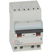 DX3 4P C10 4500a/6ka auto