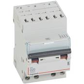 DX3 4P D20 6000a/10ka auto