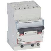 DX3 3P C32 4500a/6ka auto